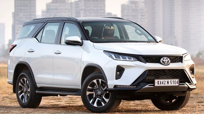 Toyota Mini Fortuner 2025